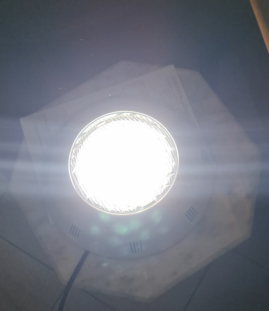 Projecteur Piscine 18W Blanc – Éclairage net et puissant en 12V